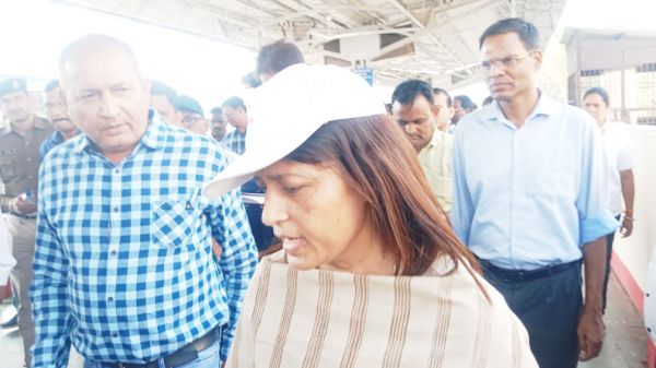 नागपुर मंडल रेल प्रबंधक ने स्टेशन परिसर का किया निरीक्षण