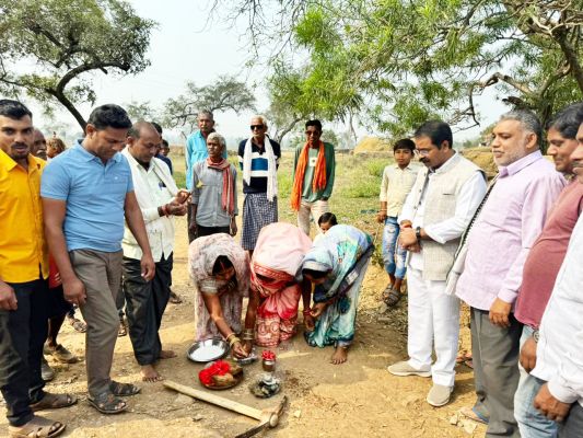विधायक इन्द्र साव ने लाखों  के सीसी रोड निर्माण  का किया भूमिपूजन