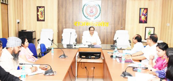कलेक्टर ने आत्मा प्रबंधन  कमेटी की ली बैठक 