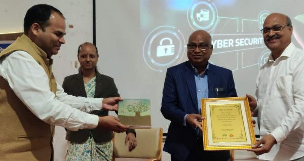 कानून के प्रति जागरूक रहकर करें काम - बृजेन्द्र