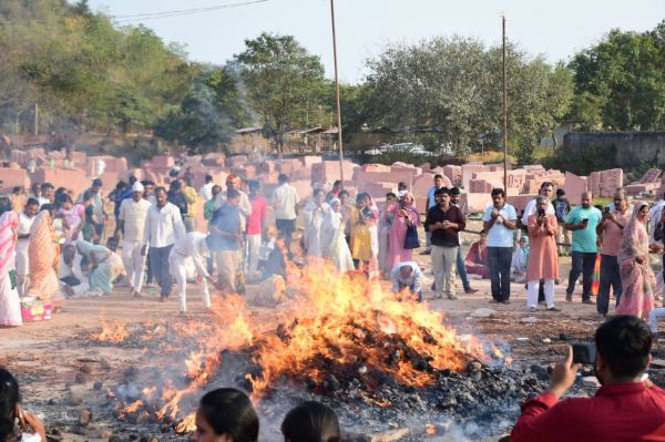 पंचतत्व में विलीन हुए जैन मुनि आचार्य विद्यासागर महाराज
