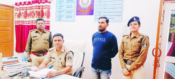 14 लाख गबन का आरोपी बैंक कर्मी गिरफ्तार