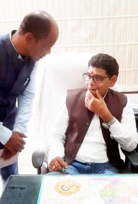 जिले के प्रभारी मंत्री से मिले महेन्द्र