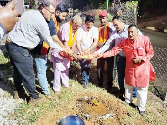 राघव मंदिर किरंदुल में रोपे बेल के पौधे