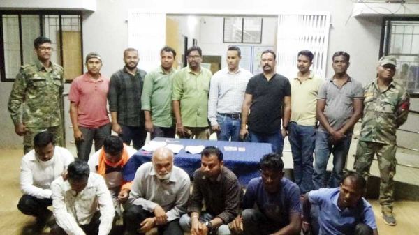 उपरबेदी के जंगलों में जुआ खेलते 7 गिरफ्तार 11 बाइक और 90 हजार बरामद