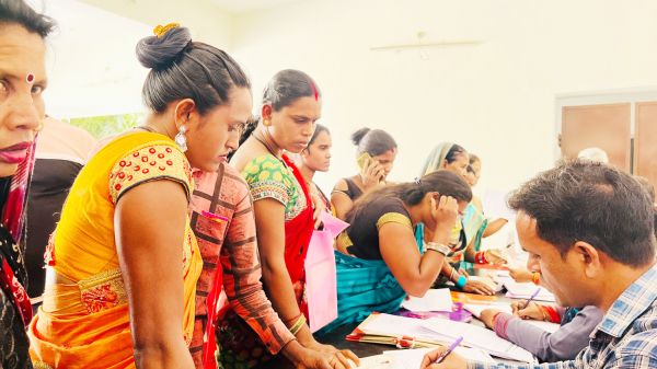 महतारी वंदन योजना, अब तक 3 लाख से अधिक फार्म जमा