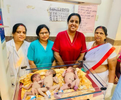 नार्मल डिलीवरी में तीन बच्चों को जन्म