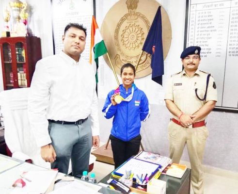 एसपी गर्ग ने सउनि ज्ञानेश्वरी का किया सम्मान
