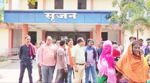 सरकारी भूमि से अतिक्रमण  हटाने दिया आवेदन