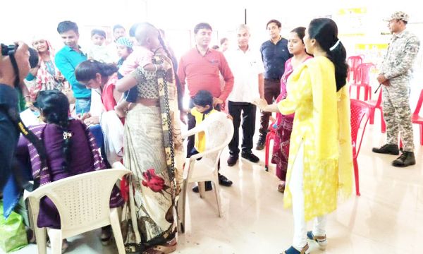 जिला स्तरीय आयुष स्वास्थ्य मेला में पहुंची कलेक्टर