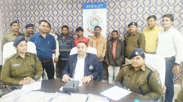 सराफा दुकान में चोरी, एमपी के 4 बंदी