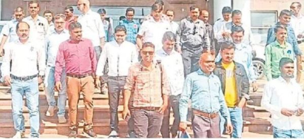 75 समितियों में अभी भी 27523.64 टन धान जाम, प्रबंधकों को बारिश, ओला व चूहों का डर सता रहा 