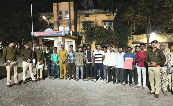 फेरीवालों की पुलिस  ने ली क्लास