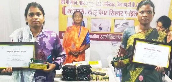 उत्कृष्ट कार्य करने पर सीएम ने सेमवती तथा सुखमती  का किया सम्मान