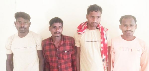 चुनाव बहिष्कार के पाम्पलेट-पर्चे सहित 4 नक्सली गिरफ्तार
