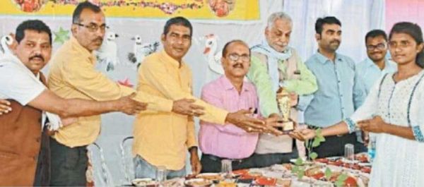 जेवरा में 12वीं के विद्यार्थियों को दी विदाई