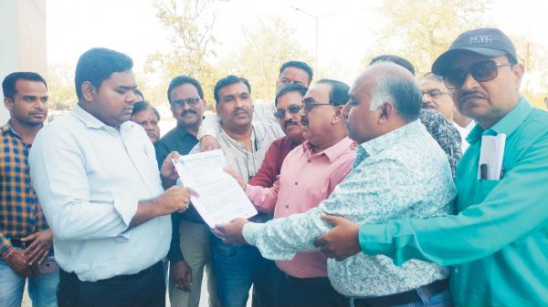 मांगों को लेकर कर्मचारी-अधिकारी फिर लामबंद