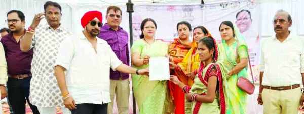 विकसित भारत संकल्प शिविर में पात्र हितग्राहियों ने उठाया लाभ