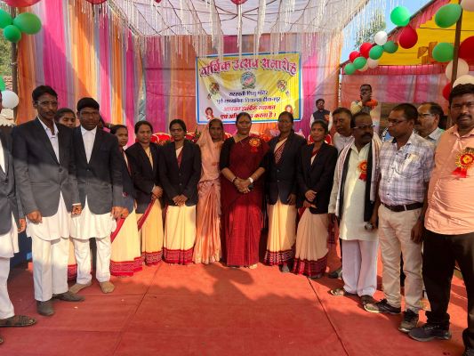 वार्षिक महोत्सव में शामिल हुई गोमती, 10 लाख की घोषणा