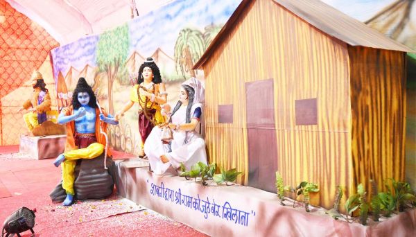 वनगमन पथ की जीवंत चलित झांकी बनी आकर्षण का केन्द्र