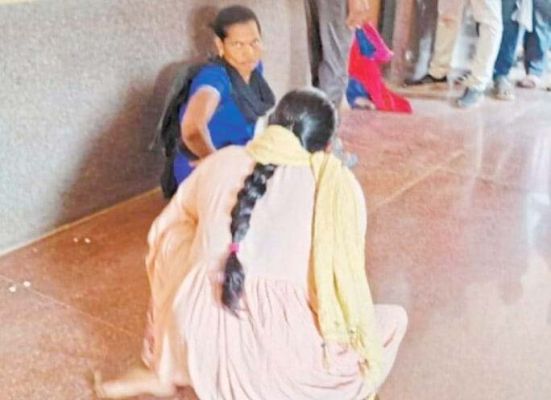 जिले की 15712 महिलाएं फंड जारी नहीं होने के कारण 100 दिनों से पेंशन के लिए भटक रहीं