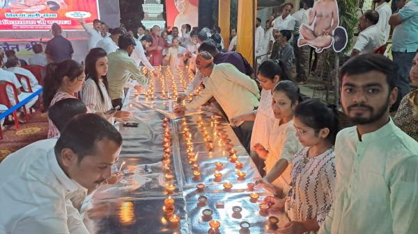 राष्ट्र संत विद्यासागर महाराज को भक्तिपूर्वक दी विनयांजलि