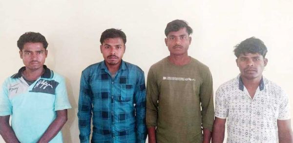 विस्फोटक संग 4 नक्सली गिरफ्तार
