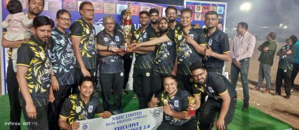 एग्जीक्यूटिव क्रिकेट लीग में क्रिमसन किंग्स बनी विजेता