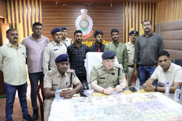 24 घंटे में 10 लाख की चोरी के आरोपी पकड़ाए