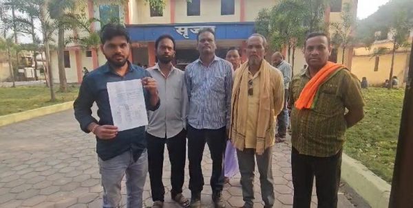 छात्र-छात्राओं व पालकों से दुव्र्यवहार का आरोप