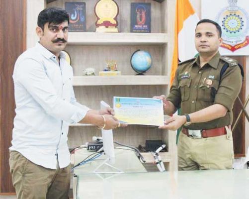 गुम मासूम एक घंटे में पहुंचा परिजनों के पास कारोबारी की सक्रियता को एसपी ने सराहा