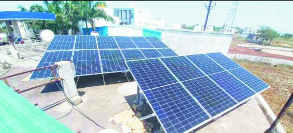 घर की छत पर लगवाएं सोलर पैनल  और मुफ्त बिजली का लें लाभ 