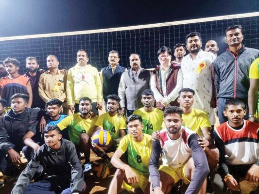 लखनपुर में जिला स्तर वॉलीबॉल स्पर्धा