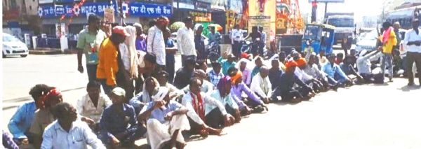 उद्योगपतियों को 24 घंटे बिजली और किसानों को मात्र 2 घंटे, नाराज किसानों ने किया चक्काजाम