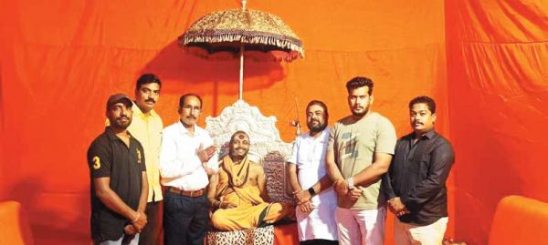 दंडी स्वामी सच्चिदानंद तीर्थ ने आसन ग्रहण किया, गिरीश बिस्सा ने किया स्वागत