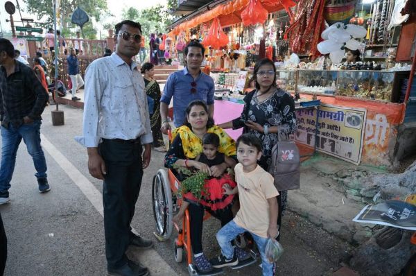 राजिम में दिव्यांगों के लिए  व्हीलचेयर की व्यवस्था