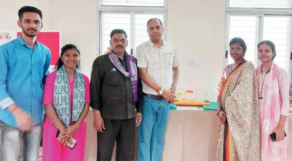 खैरागढ़ विवि में योग प्रदर्शनी