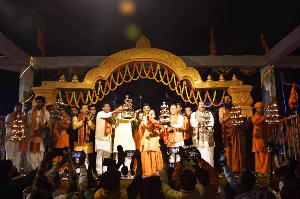 सीएम साय ने की महानदी की महाआरती
