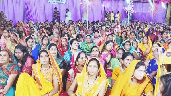 भागवत कथा में शामिल हुईं उत्तरी