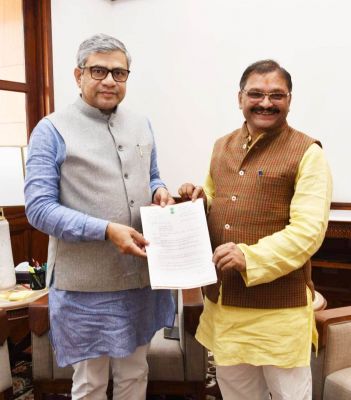 डोंगरगढ़ में भी थमेंगे वन्दे  भारत के पहिये - सांसद