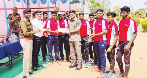 सामुदायिक पुलिसिंग, क्रिकेट स्पर्धा में कन्हारगांव की टीम विजेता