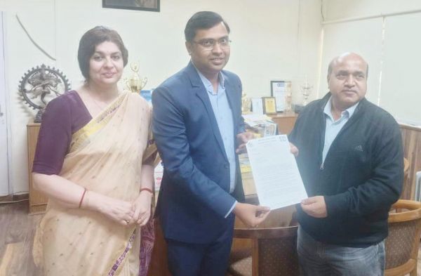 भाजपा नेता के बेटे का डीयू में असिटेंट प्रोफेसर के पद पर नियुक्त