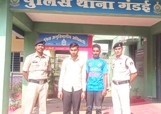 फरार दो पशु तस्कर गिरफ्तार