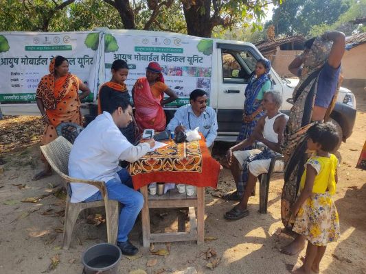 पहुंचविहीन ग्रामों तक स्वास्थ्य शिविर लगा रहा आयुष विभाग