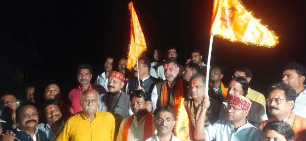 बस्तर के 1120 तीर्थयात्री आस्था ट्रेन से अयोध्या रवाना