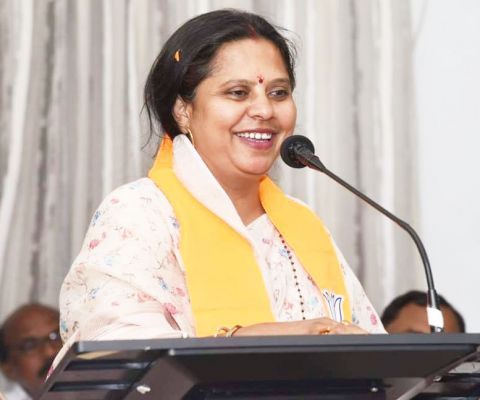 लोस प्रत्याशी रूपकुमारी पहुंचीं गरियाबंद, कार्यकर्ताओं को किया एकजुट 