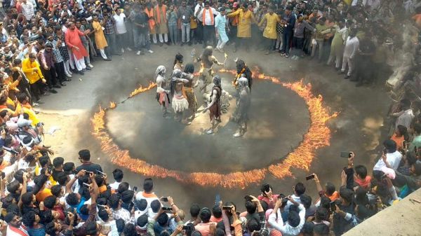 भोलेनाथ की भव्य शोभायात्रा निकाली 