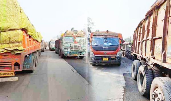 रोज लगता है जाम, सडक़ पर अवैध पार्किंग