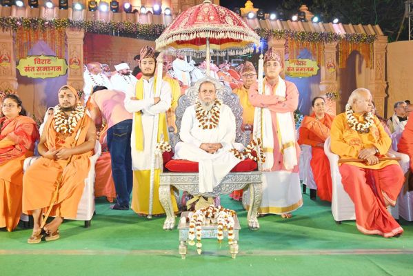 भगवान को प्राप्त करने गुरू की शरण में जाना पड़ता है-शंकराचार्य मोहनशरण महाराज