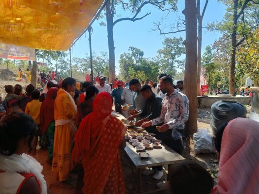 दो राज्यों के बीच कन्हर किनारे महाशिवरात्रि पर उमड़े श्रद्धालु, भंडारा